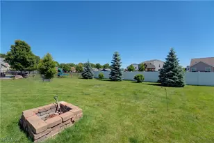 6008 Conneaut Light Dr, Vermilion, OH 44089 - Photo 43