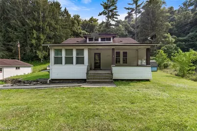 55138 Colerain Pike, Martins Ferry, OH 43935 - Photo 3