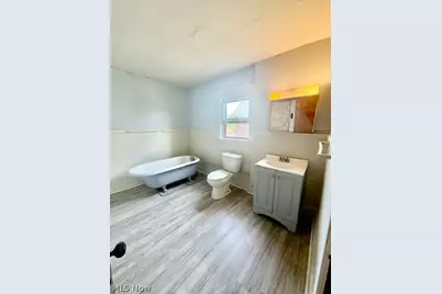 2750 Julian Street, Youngstown, OH 44502 - Photo 9
