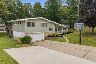 332 Smith Dr, Tallmadge, OH 44278 - Photo 3