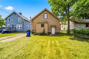 13405 Bartlett Ave, Loveland, OH 44120 - Photo 3