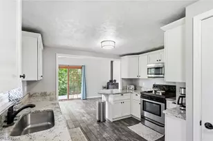 8870 N Spring Valley Park Dr, Chagrin Falls, OH 44023 - Photo 33