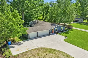8870 N Spring Valley Park Dr, Chagrin Falls, OH 44023 - Photo 47