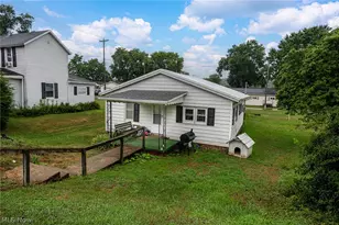 1109 Cemetery Dr, Coshocton, OH 43812 - Photo 5