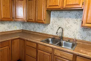 306 N 2nd St, Bethesda, OH 43718 - Photo 3