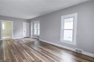 557 Wesleyan Ave, Barberton, OH 44203 - Photo 5