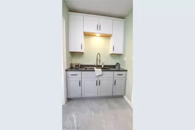 557 Wesleyan Avenue, Barberton, OH 44203 - Photo 11