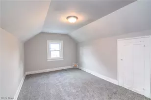 557 Wesleyan Ave, Barberton, OH 44203 - Photo 17