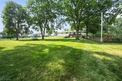 673 Knollwood Drive, Green, OH 44685 - Photo 3