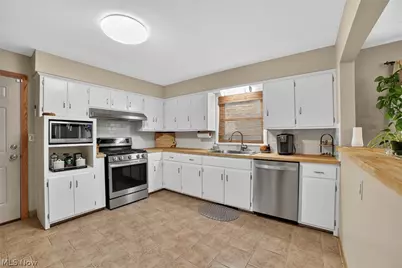 673 Knollwood Drive, Green, OH 44685 - Photo 11