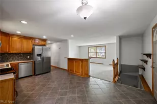 8311 Parkford St NW, Massillon, OH 44646 - Photo 9