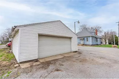 12020 Easton Street NE, Alliance, OH 44601 - Photo 5
