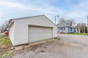 12020 Easton St NE, Alliance, OH 44601 - Photo 5