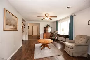 12762 St James Dr, Mantua, OH 44255 - Photo 11