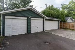 1302 W 111th St, Loveland, OH 44102 - Photo 7
