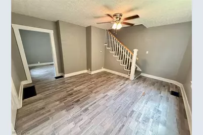 552 Gray Street, Zanesville, OH 43701 - Photo 3