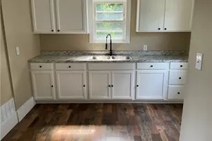 1101 Laurel Ave, Akron, OH 44307 - Photo 9
