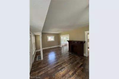 1101 Laurel Avenue, Akron, OH 44307 - Photo 5