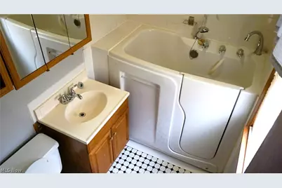 16409 Laverne Avenue, Loveland, OH 44135 - Photo 11