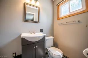129 S James St, Dover, OH 44622 - Photo 35
