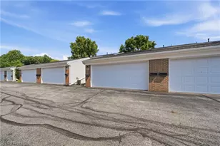 2059 Carlile Dr, Uniontown, OH 44685 - Photo 31