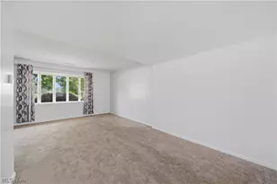2059 Carlile Dr, Uniontown, OH 44685 - Photo 7