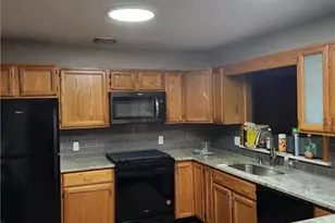 306 E Beech St, Alliance, OH 44601 - Photo 3