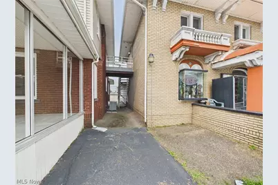 2529 Cleveland Avenue NW, Canton, OH 44709 - Photo 3
