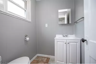 888 Harrison Avenue, Akron, OH 44314 - Photo 11
