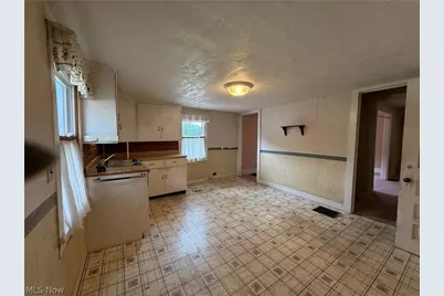 1644 W Mahoning Trumbull Co Line Road, Mineral Ridge, OH 44440 - Photo 3