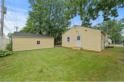 2330 21 Street, Cuyahoga Falls, OH 44223 - Photo 3