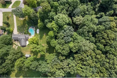 4290 Woodedge Boulevard, New Franklin, OH 44319 - Photo 11