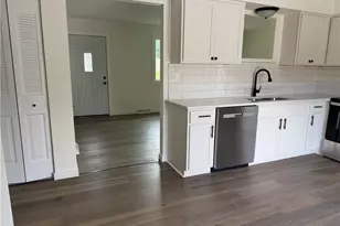 17964 Glendale Ave, Lake Milton, OH 44429 - Photo 9