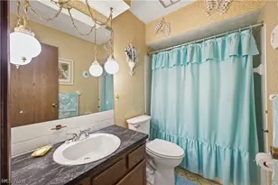 2426 Shirley Rd, Youngstown, OH 44502 - Photo 17