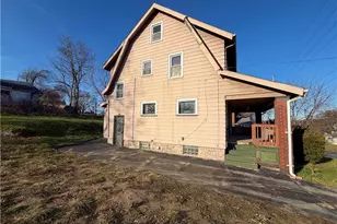 2426 Shirley Rd, Youngstown, OH 44502 - Photo 3