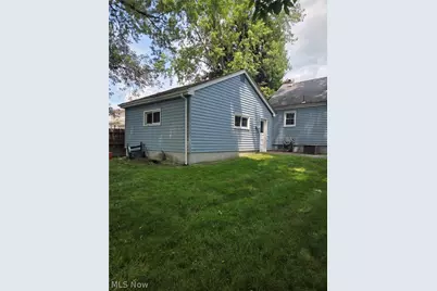 239 Gladstone Street, Campbell, OH 44405 - Photo 3
