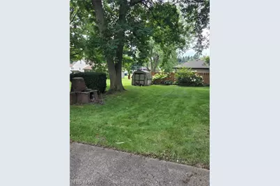 239 Gladstone Street, Campbell, OH 44405 - Photo 9