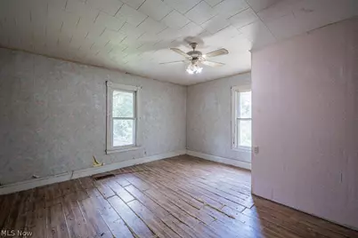 67480 Plum Street, Bridgeport, OH 43912 - Photo 9