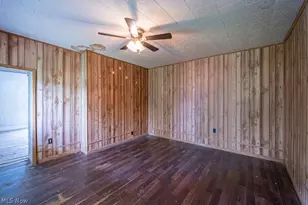 67480 Plum St, Bridgeport, OH 43912 - Photo 7