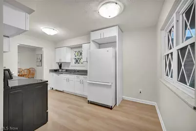 509 Silver Meadows Boulevard, Kent, OH 44240 - Photo 5