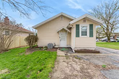 829 Indian Trail, Akron, OH 44314 - Photo 5