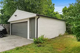 3713 E 153rd St, Loveland, OH 44120 - Photo 3