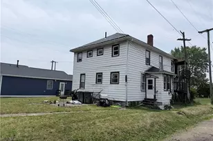 822 Marion Ave SW, Canton, OH 44707 - Photo 1