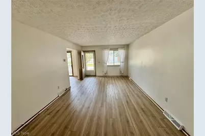 5484 Wildwood Court #B, Willoughby, OH 44094 - Photo 5