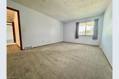 5484 Wildwood Court #B, Willoughby, OH 44094 - Photo 9