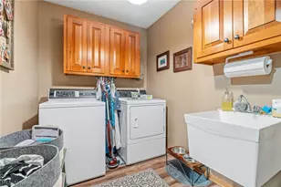 105 Rodeo Cir, Louisville, OH 44641 - Photo 19