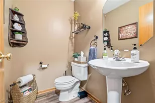 105 Rodeo Cir, Louisville, OH 44641 - Photo 17