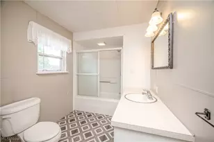 266 W Martin St, East Palestine, OH 44413 - Photo 19