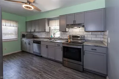 33 Pierce Avenue, Cuyahoga Falls, OH 44221 - Photo 11