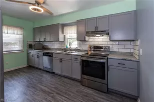 33 Pierce Ave, Cuyahoga Falls, OH 44221 - Photo 11